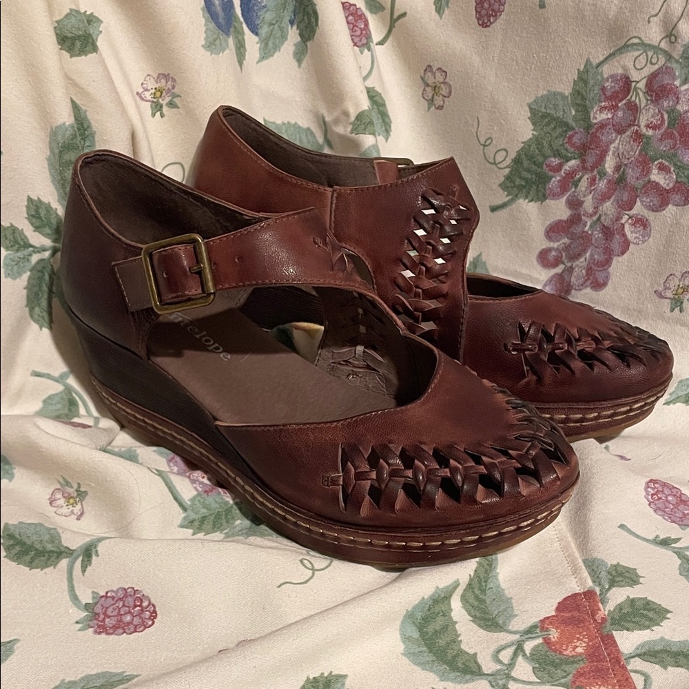 Antelope Women's Brown Leather Flats with Cutout Design